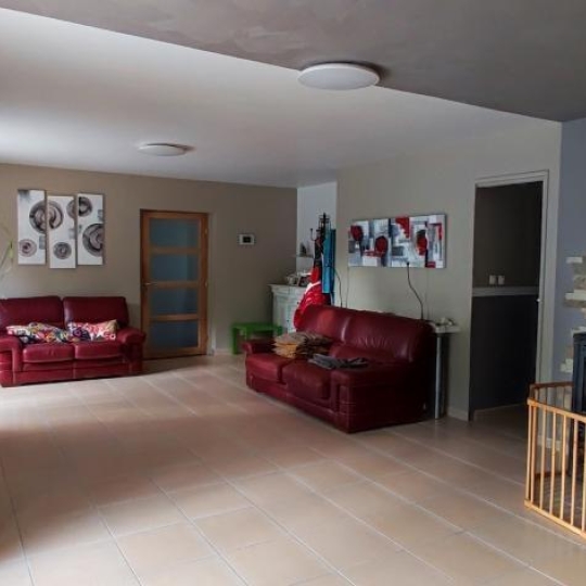  Annonces LANGUEDOC : House | NIMES (30000) | 207 m2 | 1 750 € 