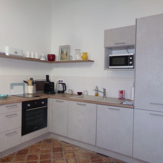  Annonces LANGUEDOC : Appartement | NIMES (30000) | 90 m2 | 1 500 € 