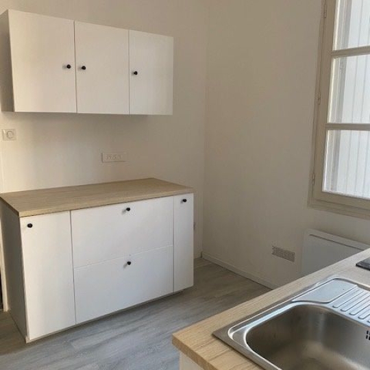  Annonces LANGUEDOC : Appartement | NIMES (30900) | 45 m2 | 570 € 