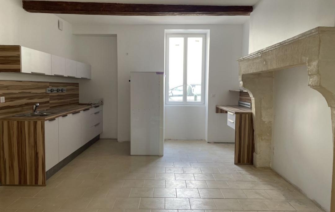 Annonces LANGUEDOC : Building | UZES (30700) | 350 m2 | 735 000 € 