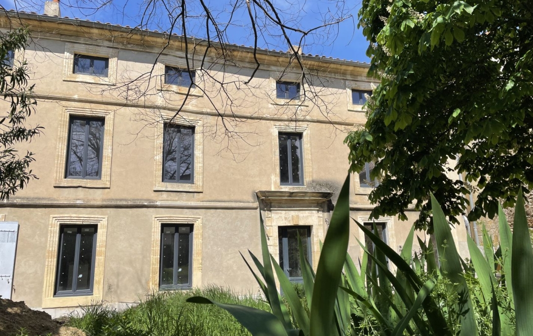 Annonces LANGUEDOC : Building | UZES (30700) | 350 m2 | 735 000 € 