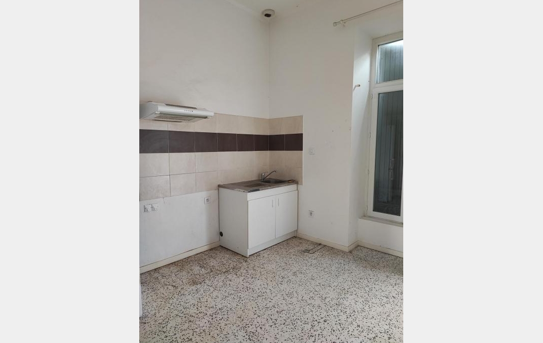 Annonces LANGUEDOC : Immeuble | NIMES (30000) | 214 m2 | 350 000 € 