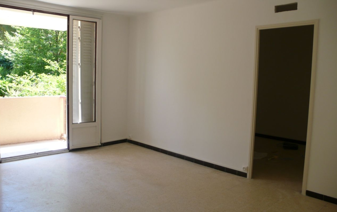 Annonces LANGUEDOC : Apartment | NIMES (30900) | 53 m2 | 619 € 