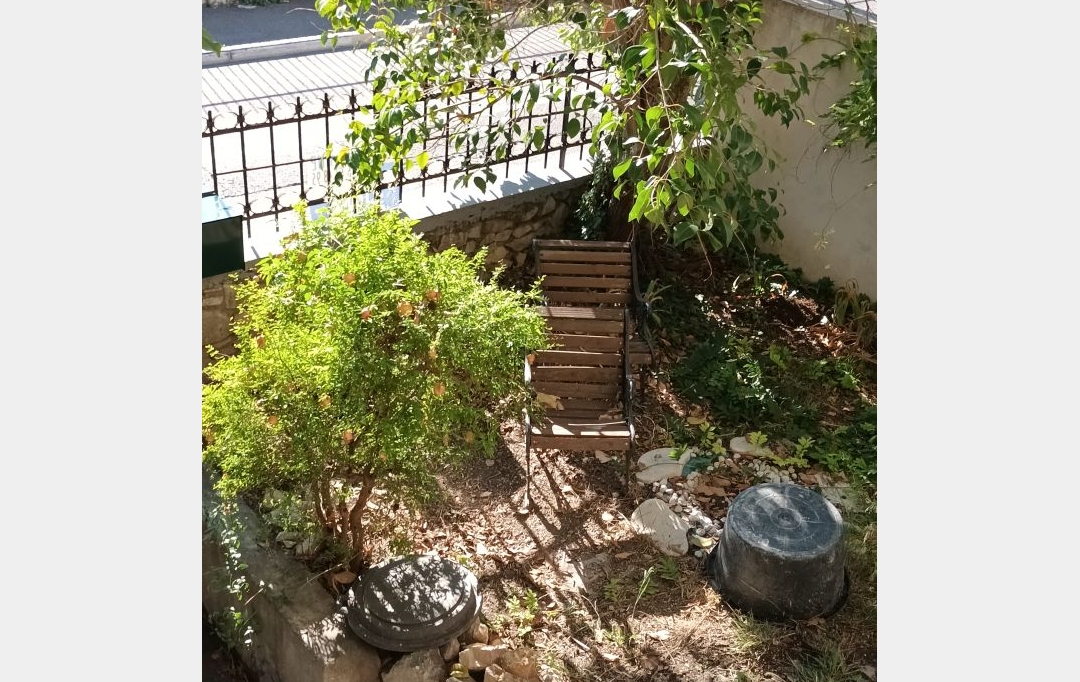 Annonces LANGUEDOC : House | NIMES (30900) | 75 m2 | 947 € 