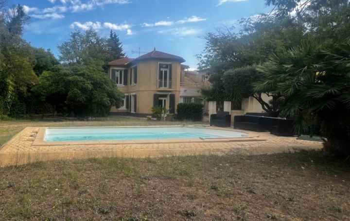 Villa   SAINT-GILLES  140 m2 405 000 € 