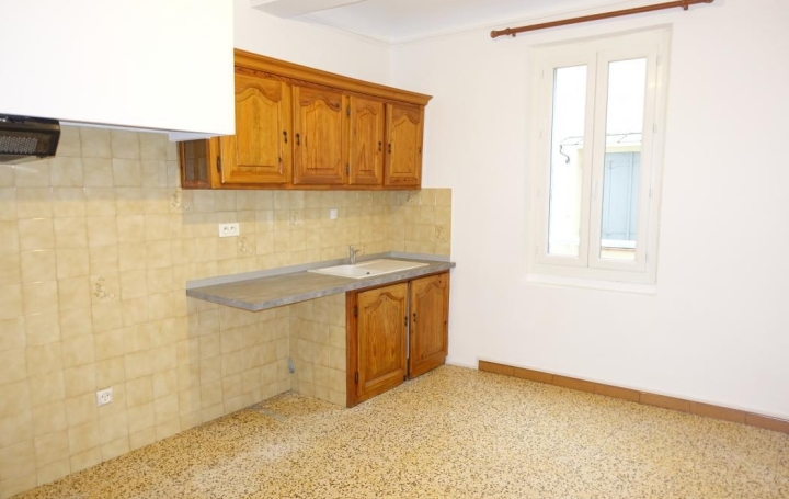 Appartement P1   GIGNAC  32 m2 443 € 